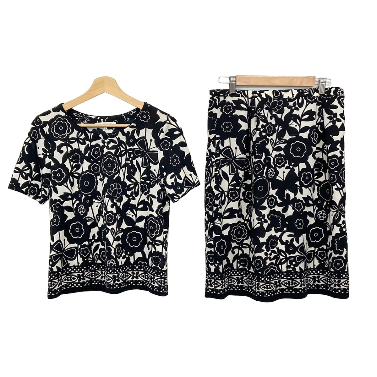 HANAE MORI(ハナエモリ) スカートセットアップ レディース美品 - 黒×白 花柄/バタフライ(蝶)