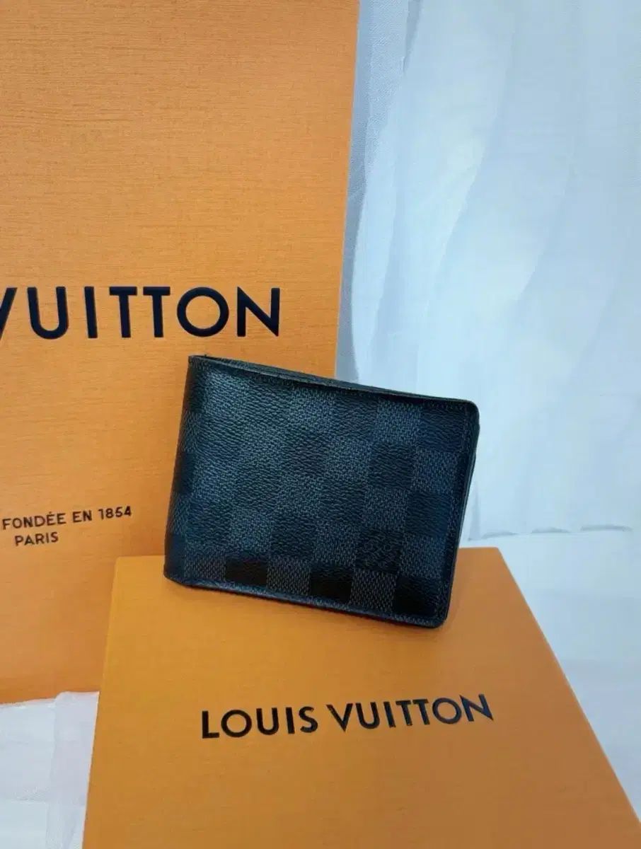 Louis Vuitton ルイヴィトン ダミエ グラフィット マルチプル ウォレット 二つ折り財布