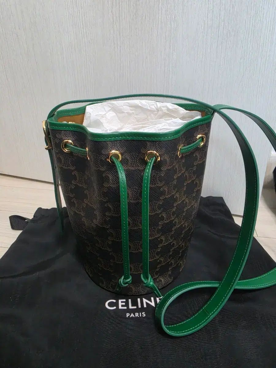 正規品 セリーヌ トリオンフ バケットバッグ