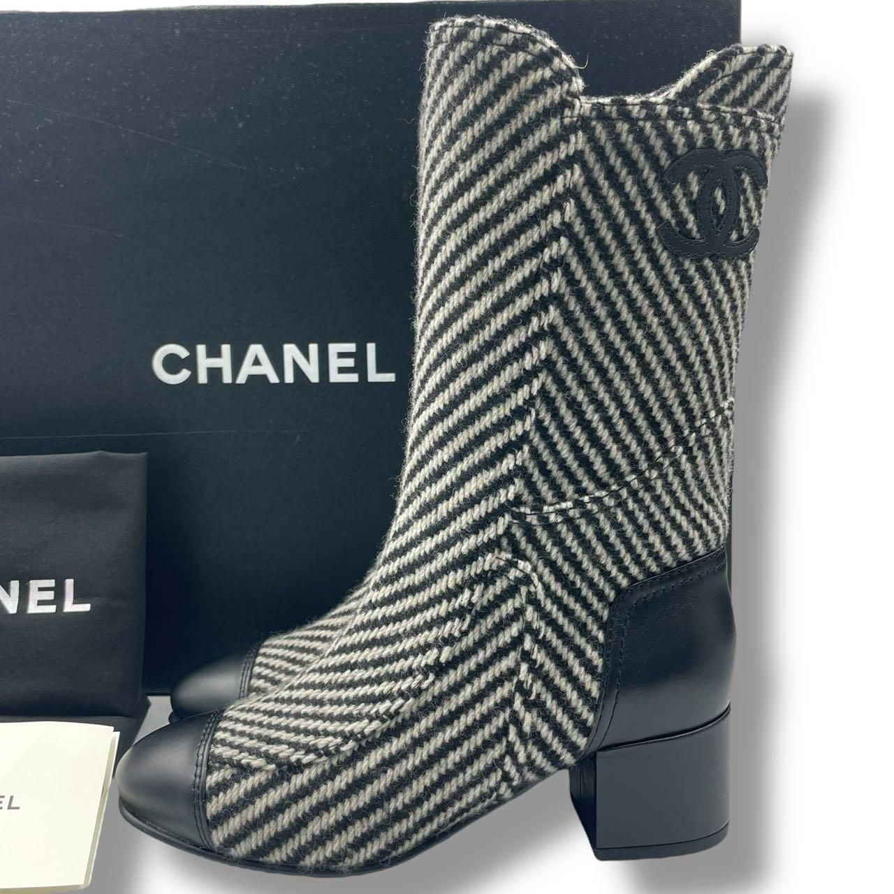 未使用品 CHANEL シャネル ブーツ ココマーク ブラック X ホワイト 黒 