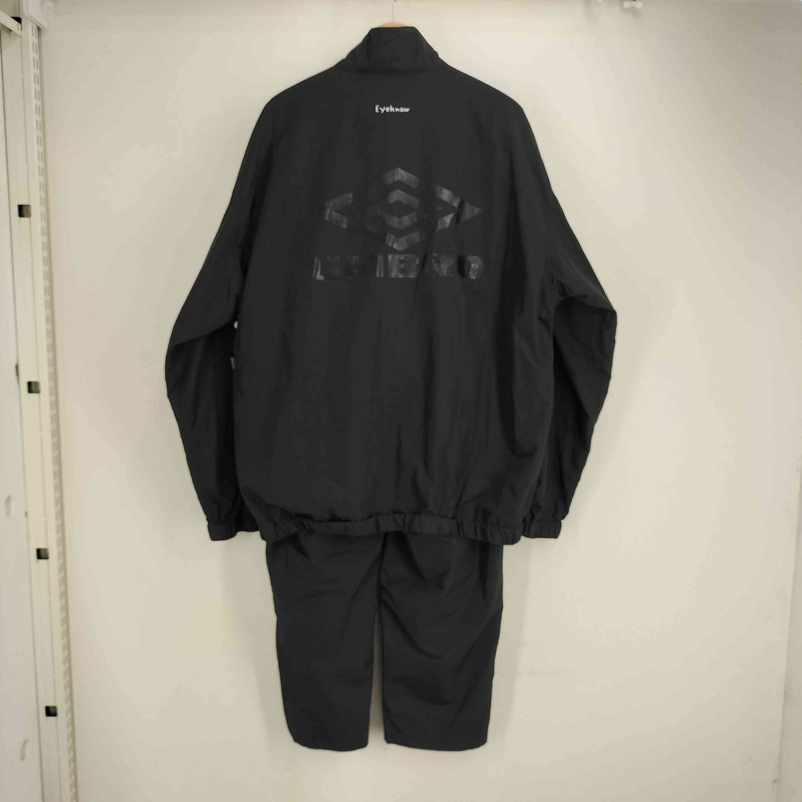 アンブロ UMBRO 19SO ロゴ刺繍 ナイロンセットアップ メンズ XL - メルカリ