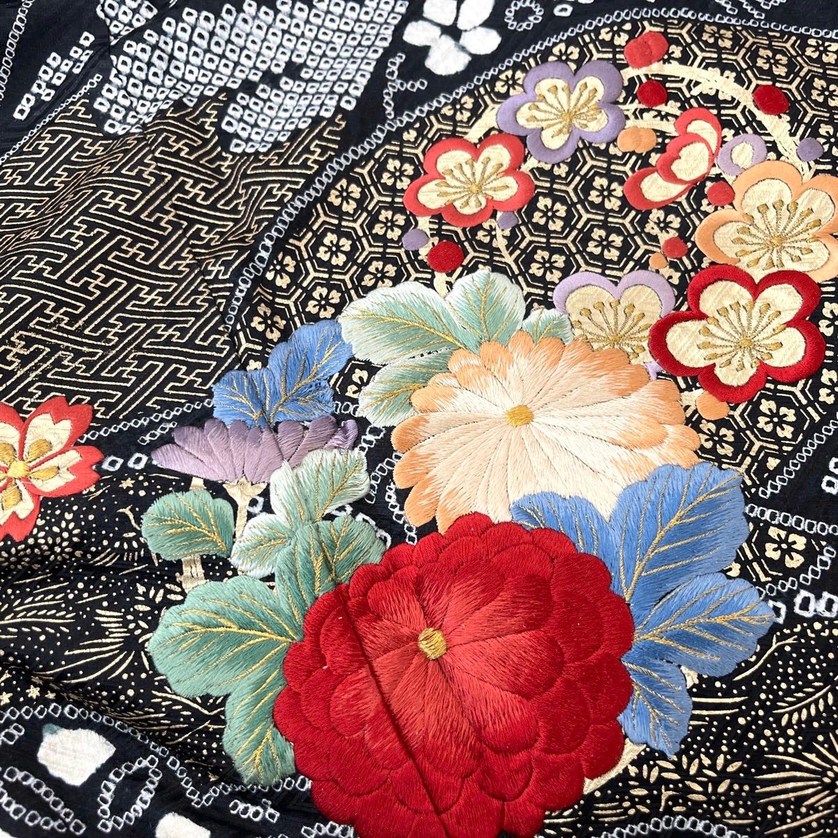 未使用品 逸品 豪華刺繍 金彩 正絹 振袖 K1395 - メルカリ