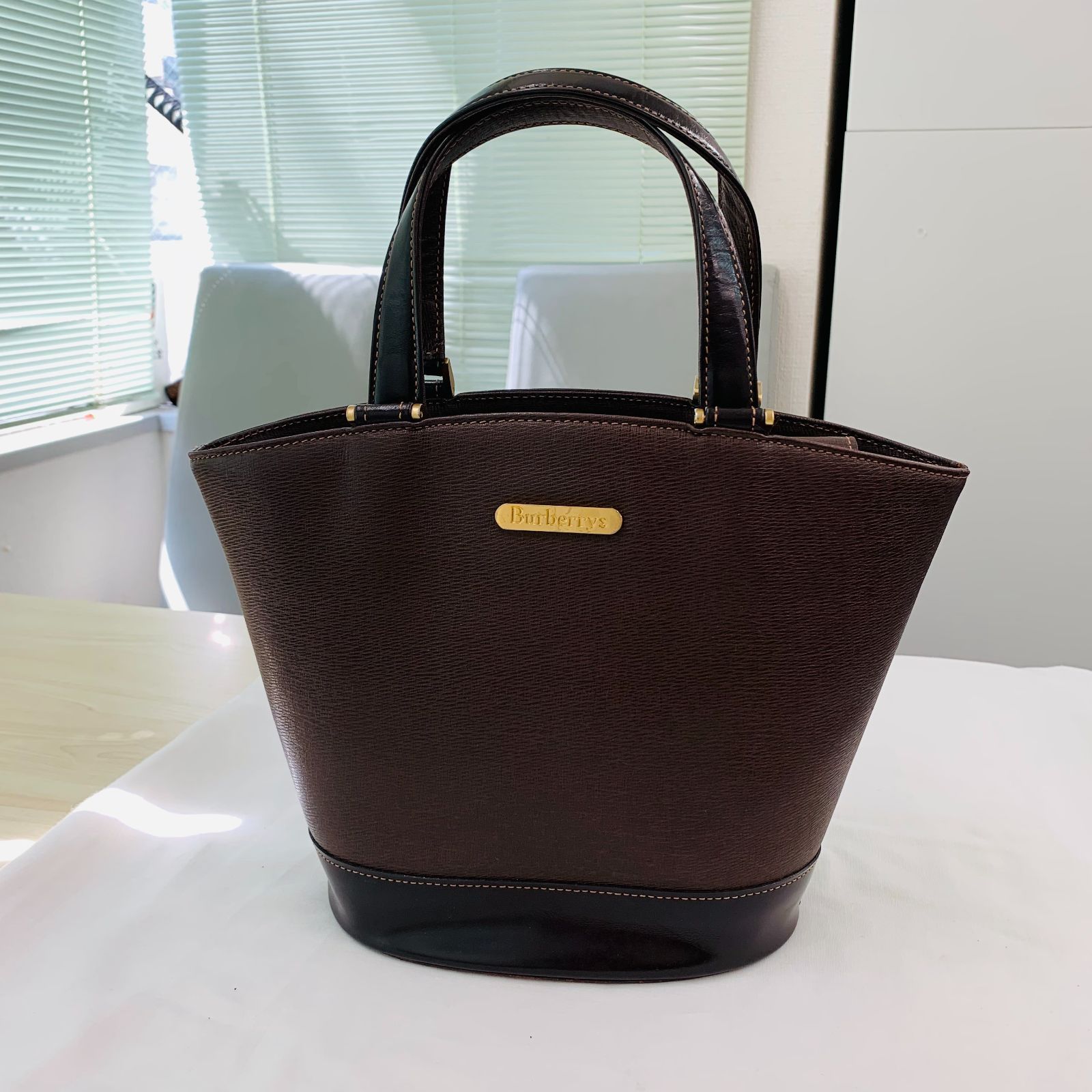 希少・極美品】Burberrys ヴィンテージ ハンドバッグ 筒型 レザー 