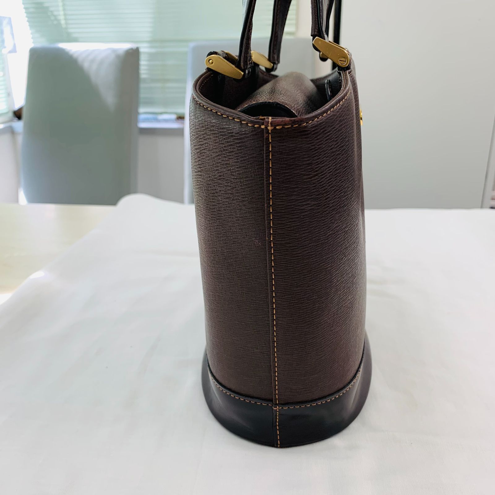希少・極美品】Burberrys ヴィンテージ ハンドバッグ 筒型 レザー 