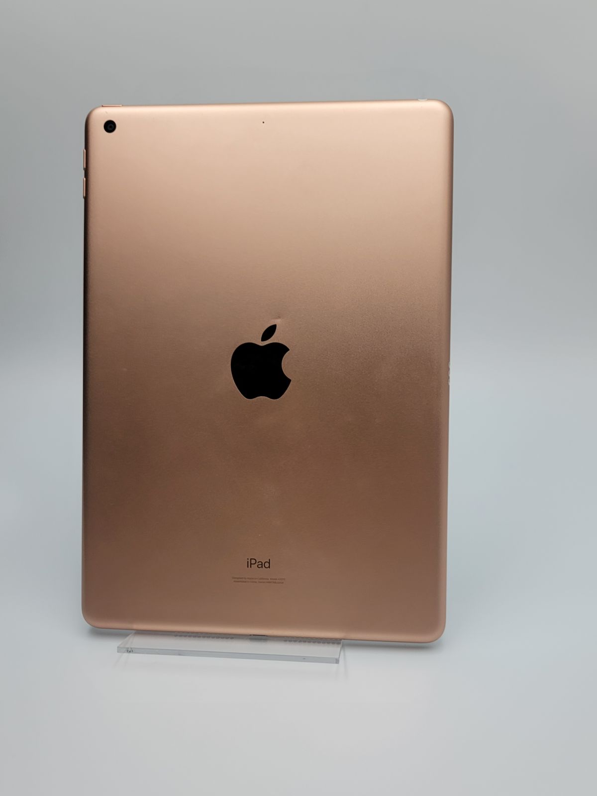 iPad 第8世代 32GB ゴールド Wi-Fi 中古C - メルカリ