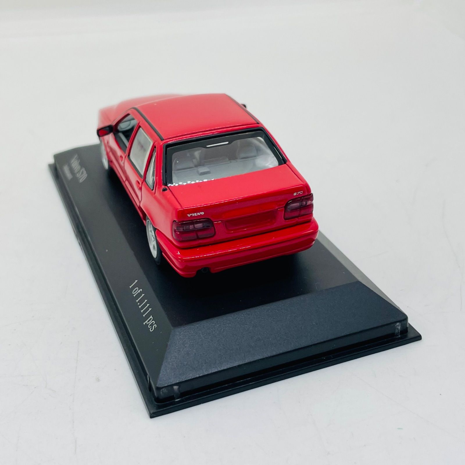 ボルボ V70 1/43 スケールモデル　ミニチャンプス 1/43 ミニチャンプス ボルボ V70 2000 （オリーブメタリック