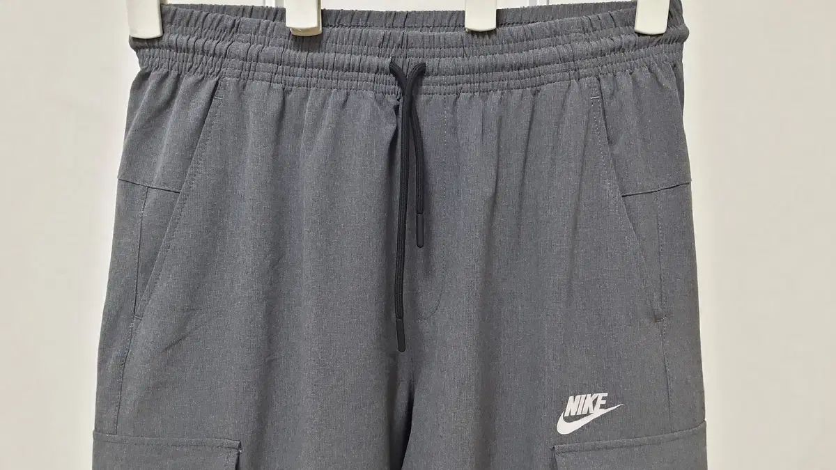 ナイキ/レディース夏カーゴストレッチパンツ/ほぼ新品/正規品/メンズ30-32インチ