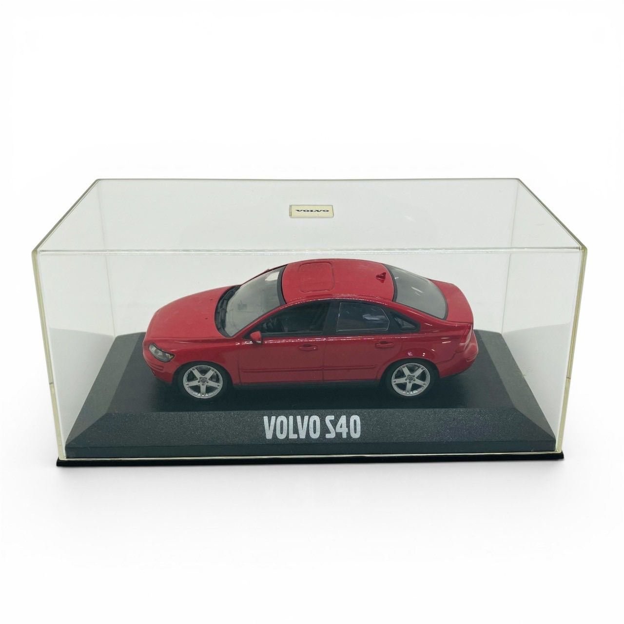 1/43 ミニカー　ボルボvolvo V70レッド　ディーラー正規品モデルカー 61QYDw8TjHL._AC_UF894,