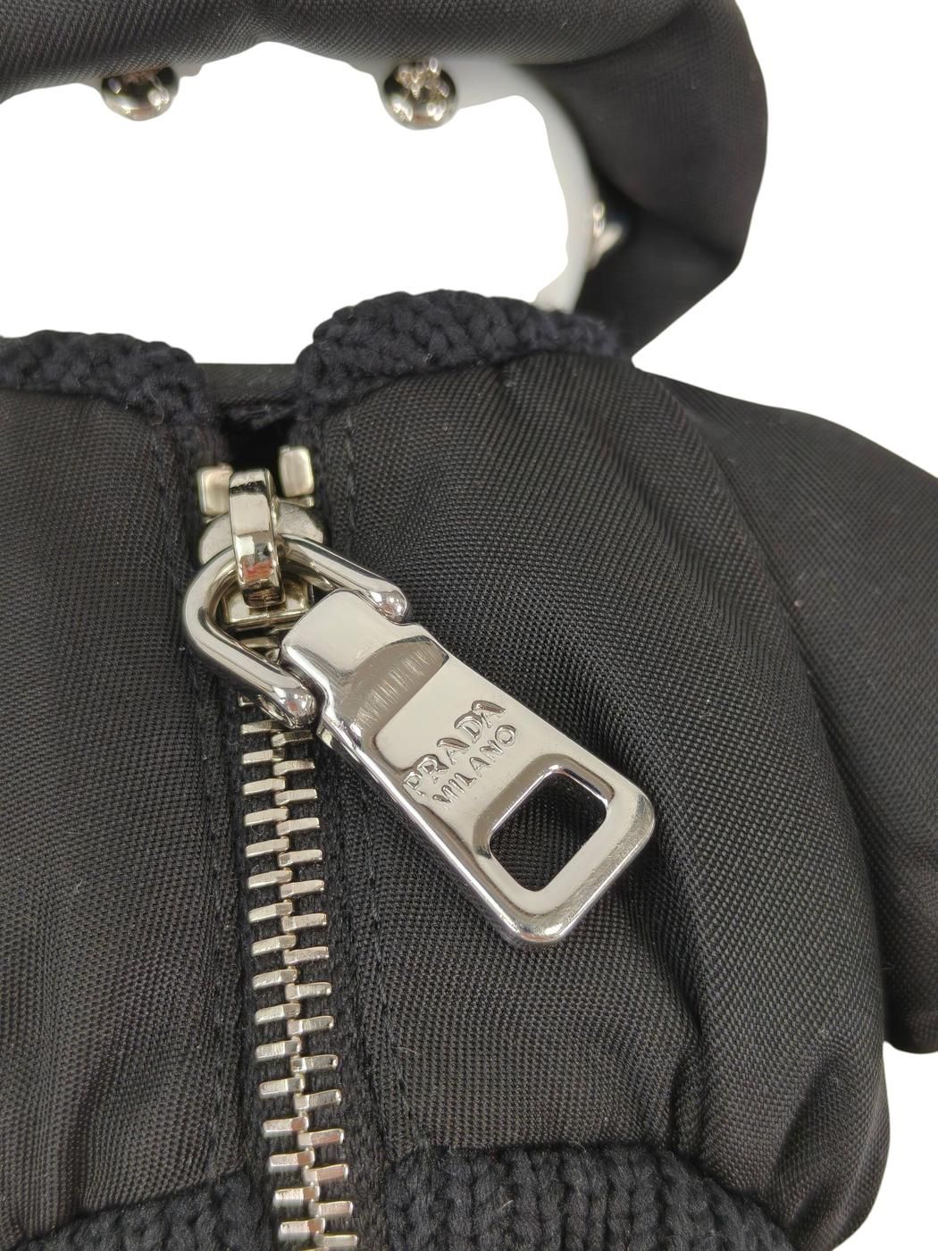 PRADA プラダ ソフトロボット リナイロン キーチェーン チャーム ブラック 管理番号：11354