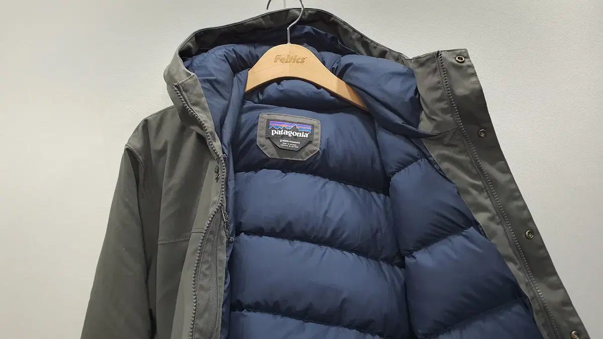 パタゴニア メイプル グローブ ダウンアウター Sサイズ (身幅55 / 後ろ総丈82) 26,376円