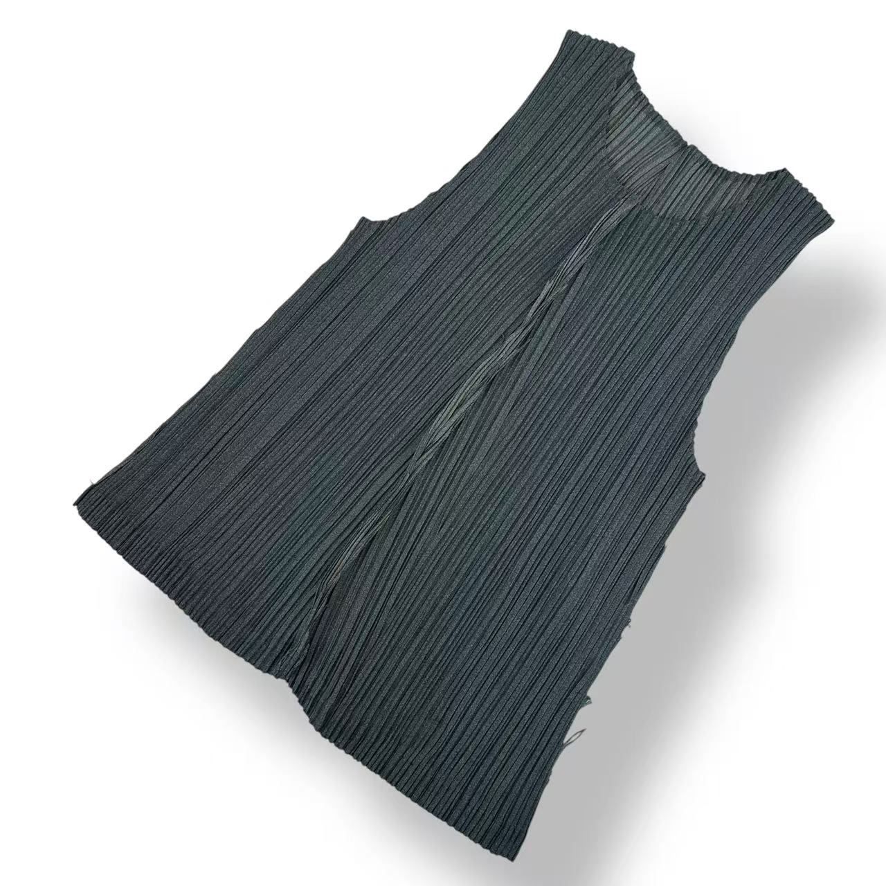 極美品 ISSEY MIYAKE イッセイミヤケ PLEATS PLEASE プリーツプリーズ ベスト グレー サイズ3