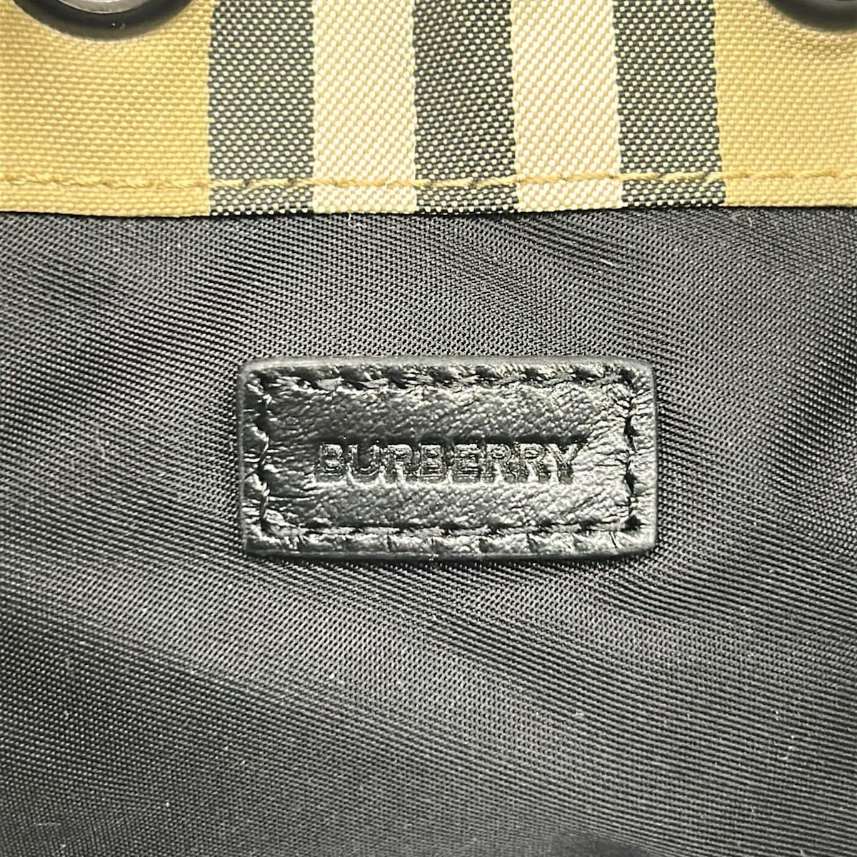BURBERRY LONDON ENGLAND(バーバリーロンドンイングランド) ポーチ美品 