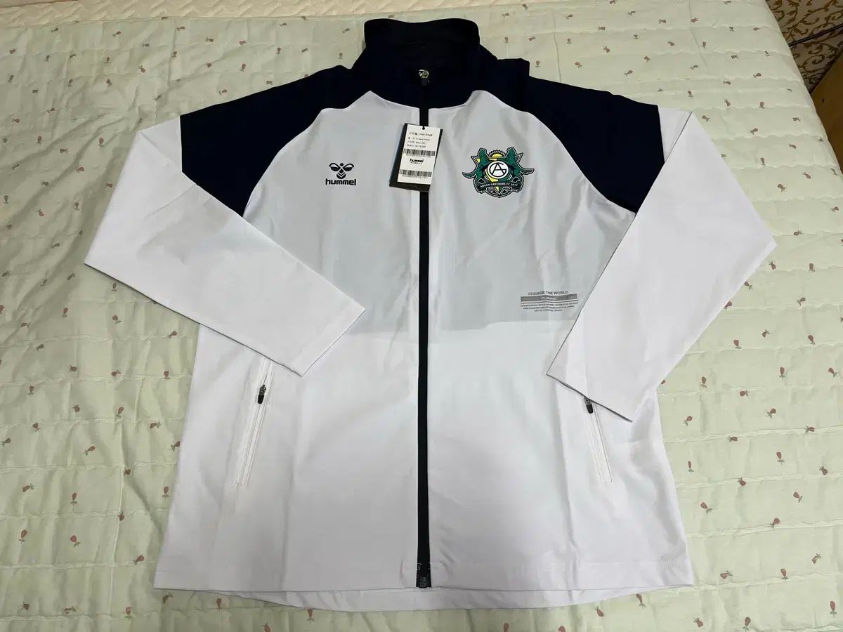 hummel トレーニングジャケット（サンFC）
