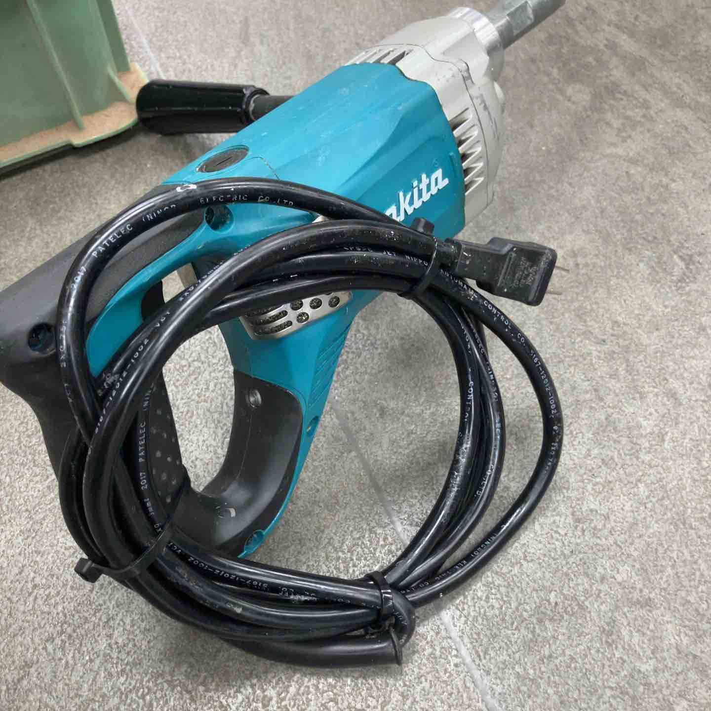 ☆マキタ(makita) コンクリートかくはん機 UT1305【川崎店】