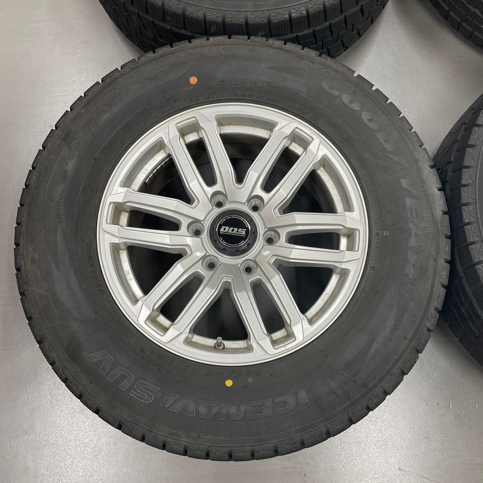 BADX D.O.S. VS-T6 17inch 7.5J +25 6H/139.7 GOODYEAR ICE NAVI SUV 