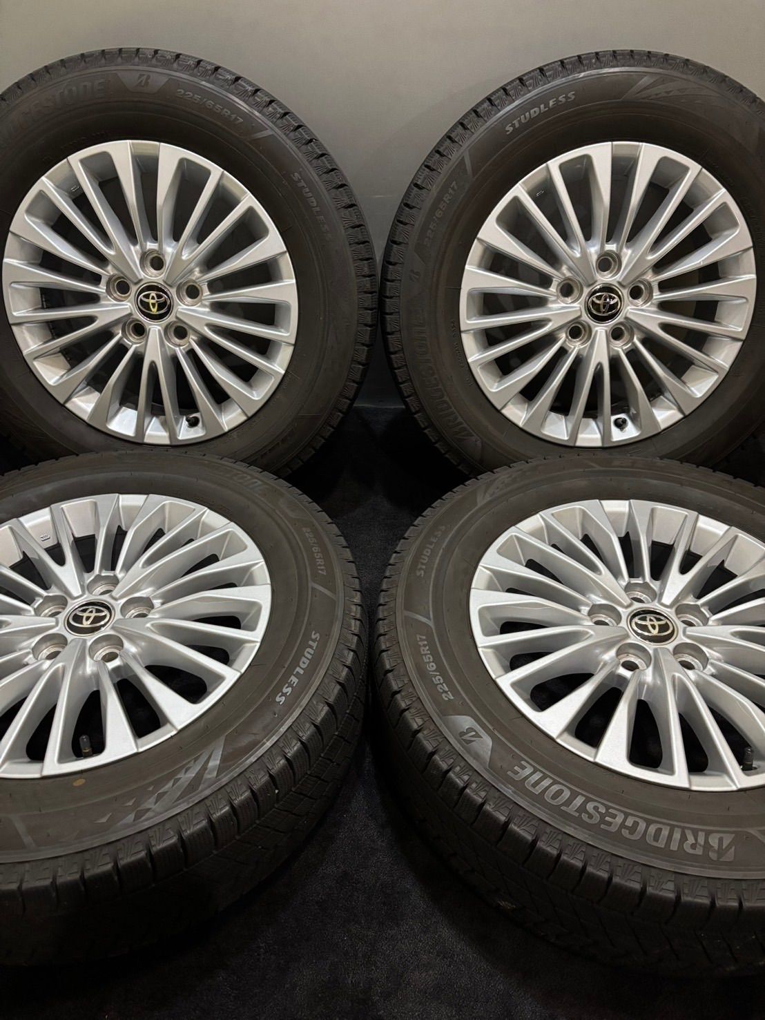 ★225/65R17 BRIDGESTONE/VRX3 24年製 トヨタ 40系 アルファード ヴェルファイア 純正 17インチ 6.5J +40 120 5H スタッドレス 4本 (南7-M119)