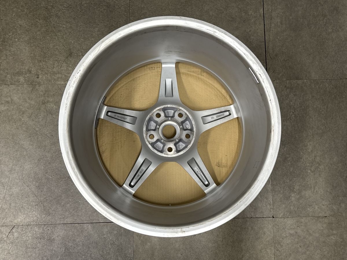 正規品】フェラーリ F8 スパイダー 純正 20in 9J +44.7 11J +38.5 