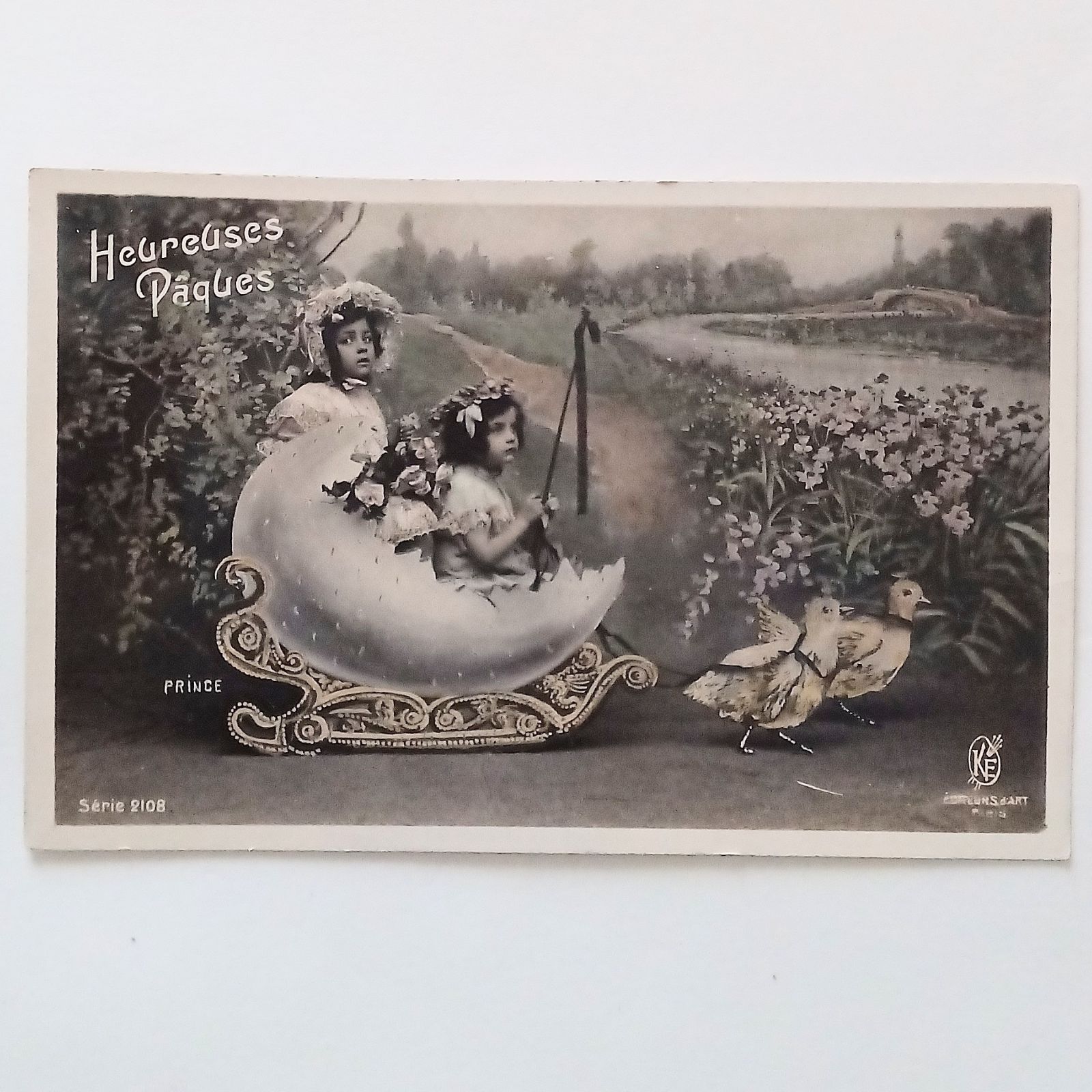 フランス アンティーク ポストカード 復活祭の卵舟 少女と雛 Heureuses