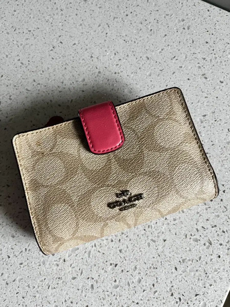 COACH シグネチャー 二つ折り財布 ピンク