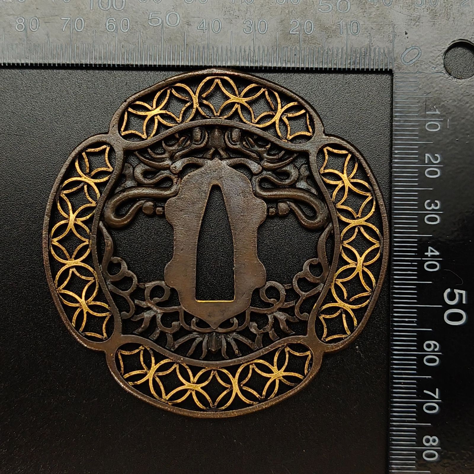 日本刀装具 刀鍔 唐草図 XG302 銅地 金工 細工 鍔 つば 居合用 刀剣