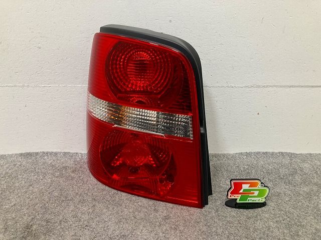 新品!トゥーラン 1T系 2004~ 純正 左 テールランプ/ライト/レンズ ハロゲン HELLA 1T0 945 257 1T0 945 095 G フォルクスワーゲン(148898)