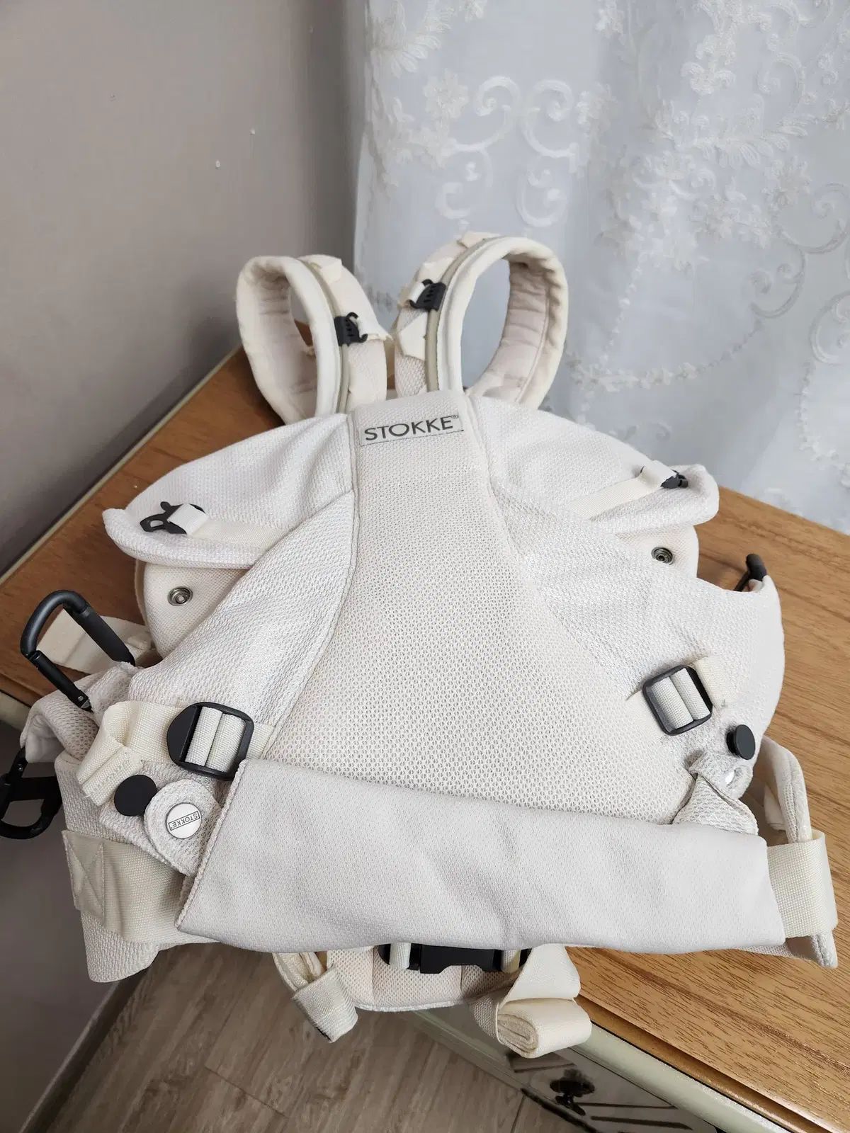 ストッケ ベビーキャリア /アイボリー 色 状態はきれいです 強くお勧め 洗濯完了 ボックスストレージ
