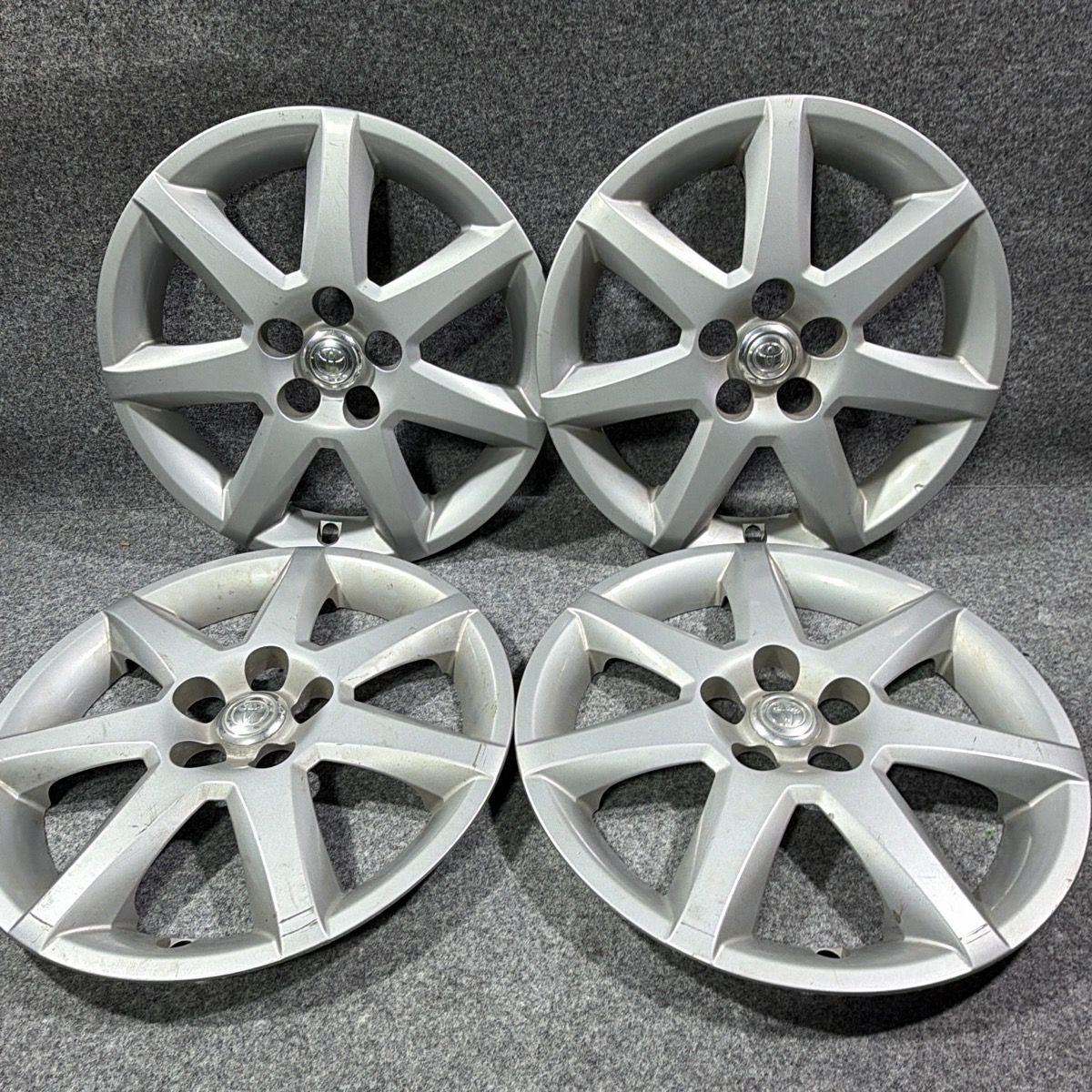 トヨタ純正 20系プリウス 16インチ ホイールキャップ 4枚 7本スポーク