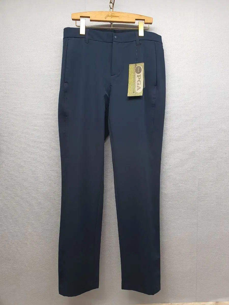 PGAゴルフパンツ 32 新品