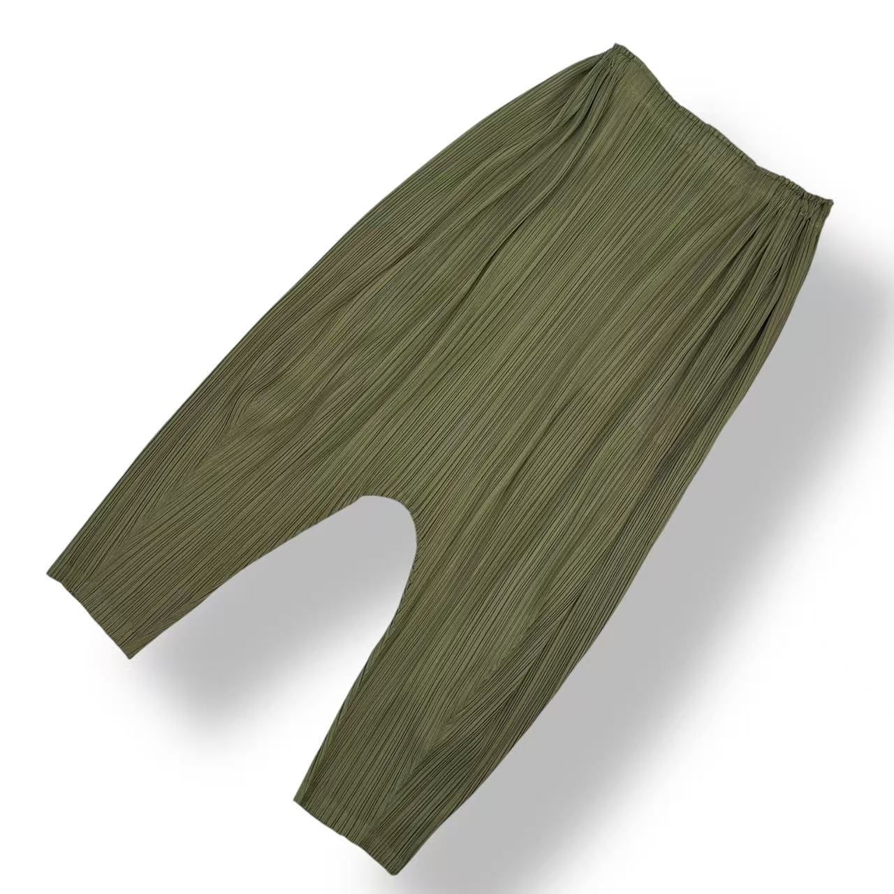 新品同様 ISSEY MIYAKE イッセイミヤケ PLEATS PLEASE プリーツプリーズ サルエルパンツ グリーン サイズ4