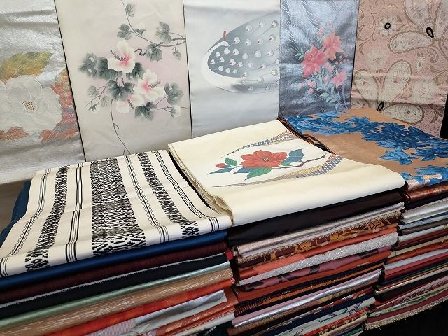 平和屋着物■名古屋帯 まとめて100点 孔雀 人物 更紗 花柄 作家物 辻が花 金彩 金銀糸 など 着用可能多数 未使用品あり 全て正絹 mmm933 平和屋本店□名古屋帯 まとめて100点 孔雀 更紗 花柄 本場筑前博多織