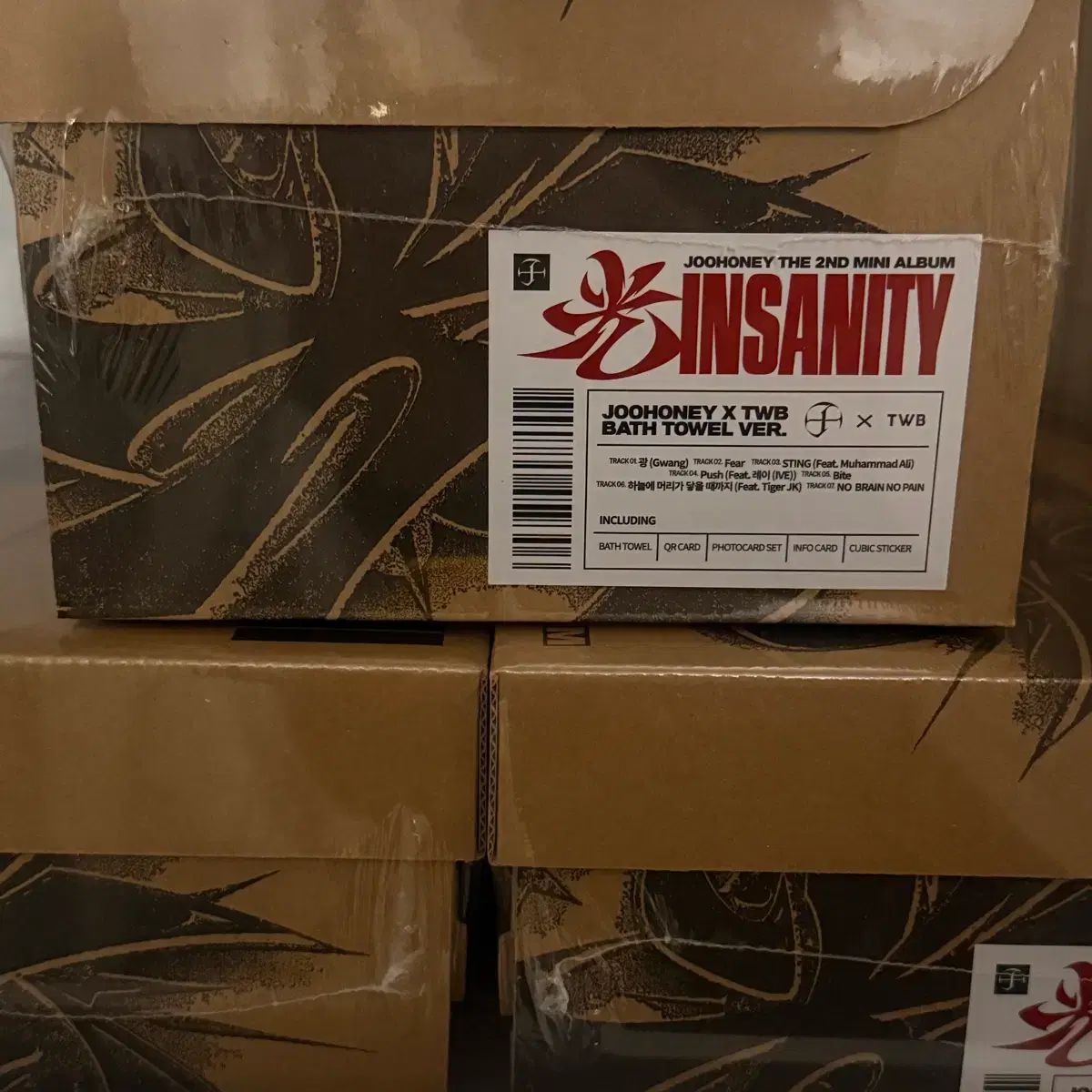 ジュホン INSANITY ミニ 2集 ジップ TOWEL VER 12,277円