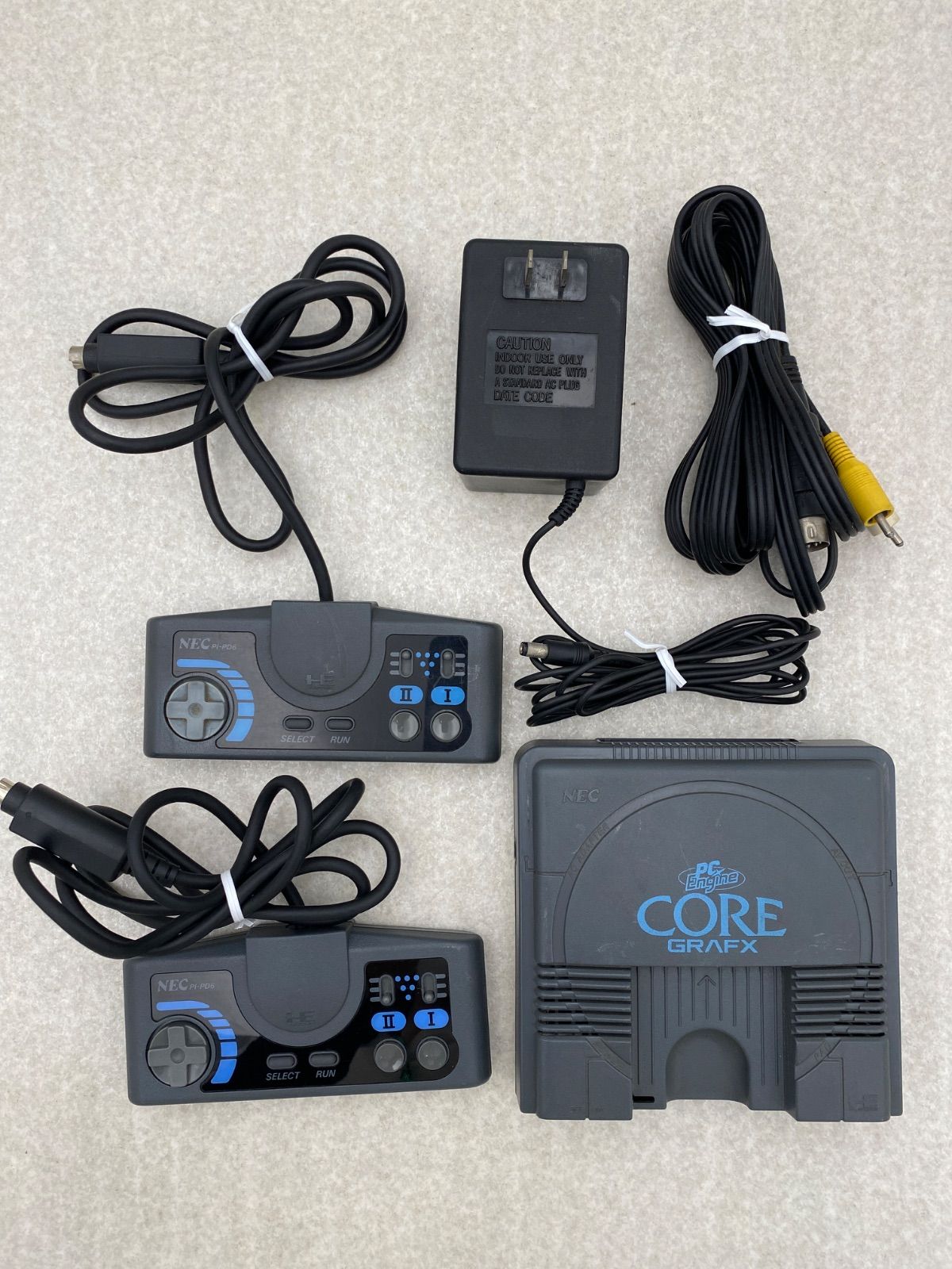 PCエンジン　COREGRAFX　本体　コントローラー２点　動作品