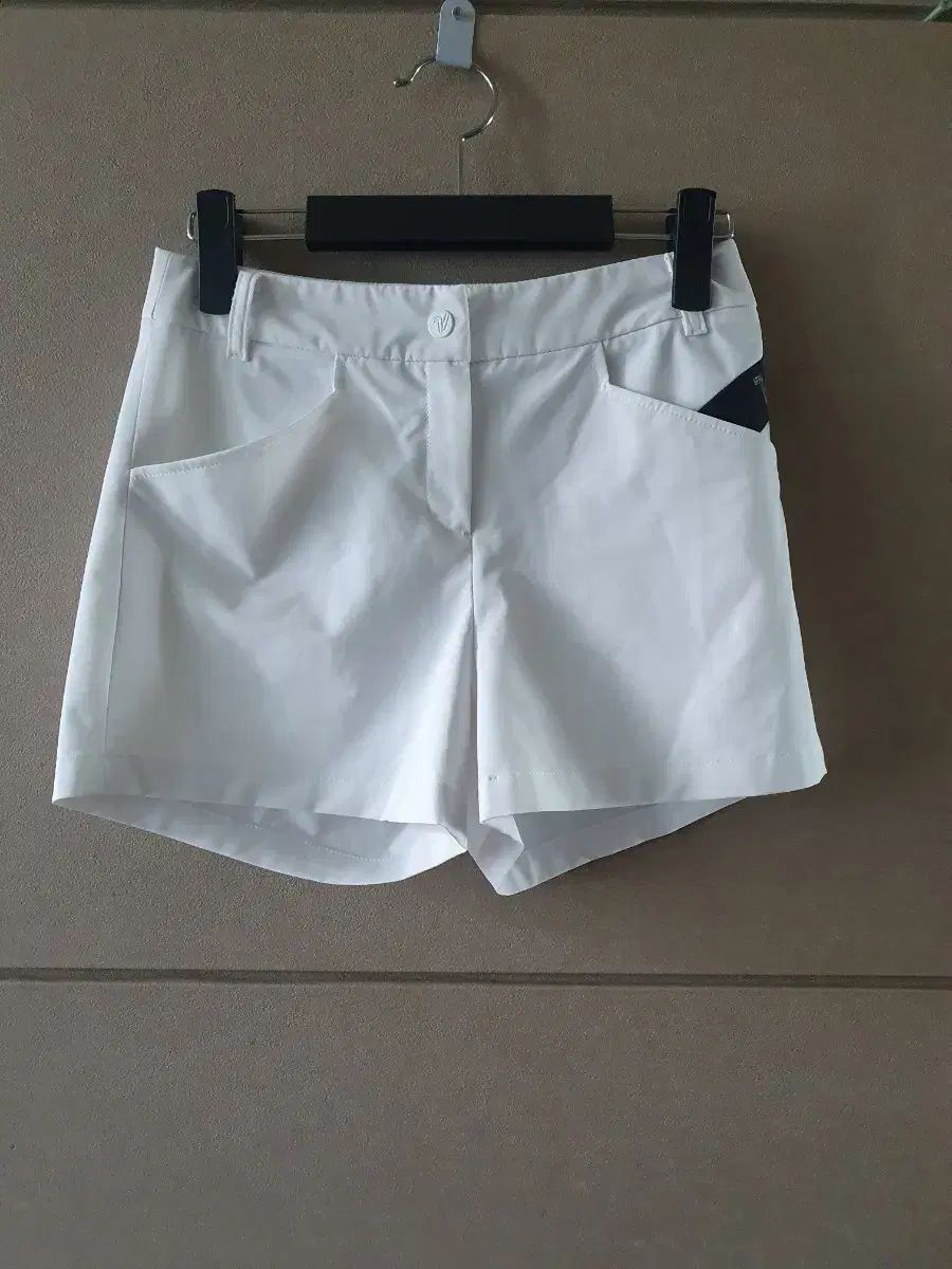 ボルビック ゴルフウェア レディース ハーフパンツ 白 61 の商品写真