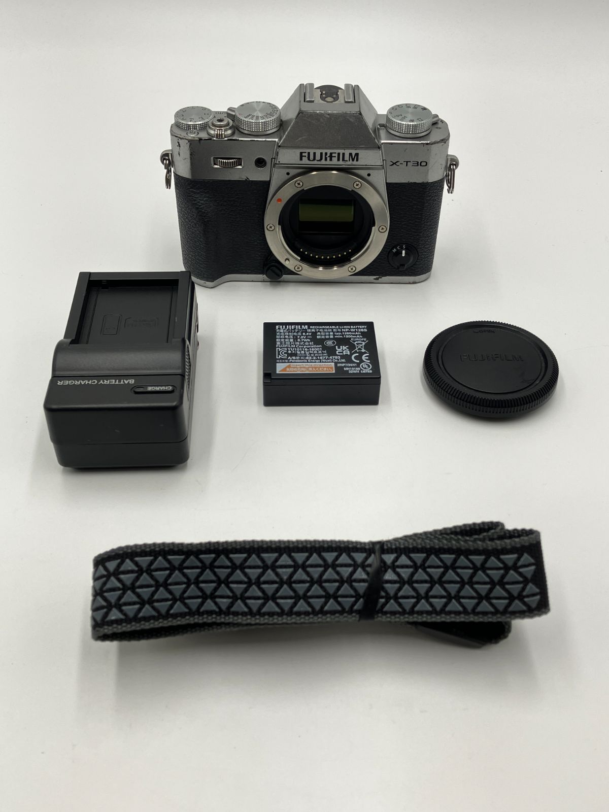 【動作確認済】FUJIFILM X-T30 ボディ シルバー 使用感あり
