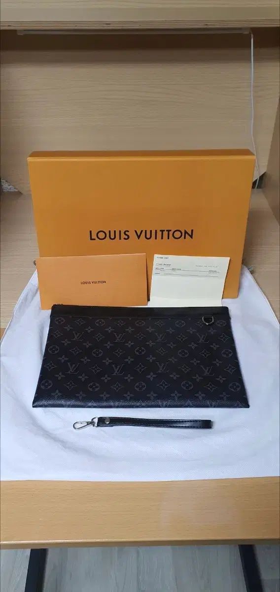 Louis Vuitton ルイヴィトン エクリプス クラッチバッグ/クラッチバッグ 正規品 S級 (レシートO)