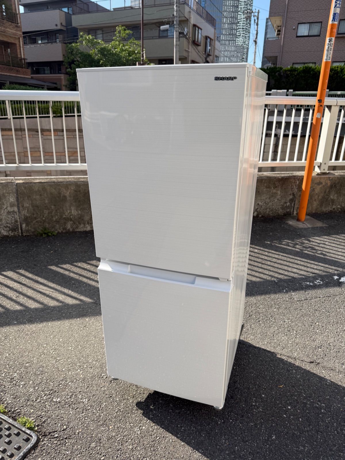 ☆高年式【スプリングSAIL】冷蔵庫　SHARP　SJ-D15G-W　2021年製 ⚠️【配送エリア限定・自社配送】⚠️ （R84）