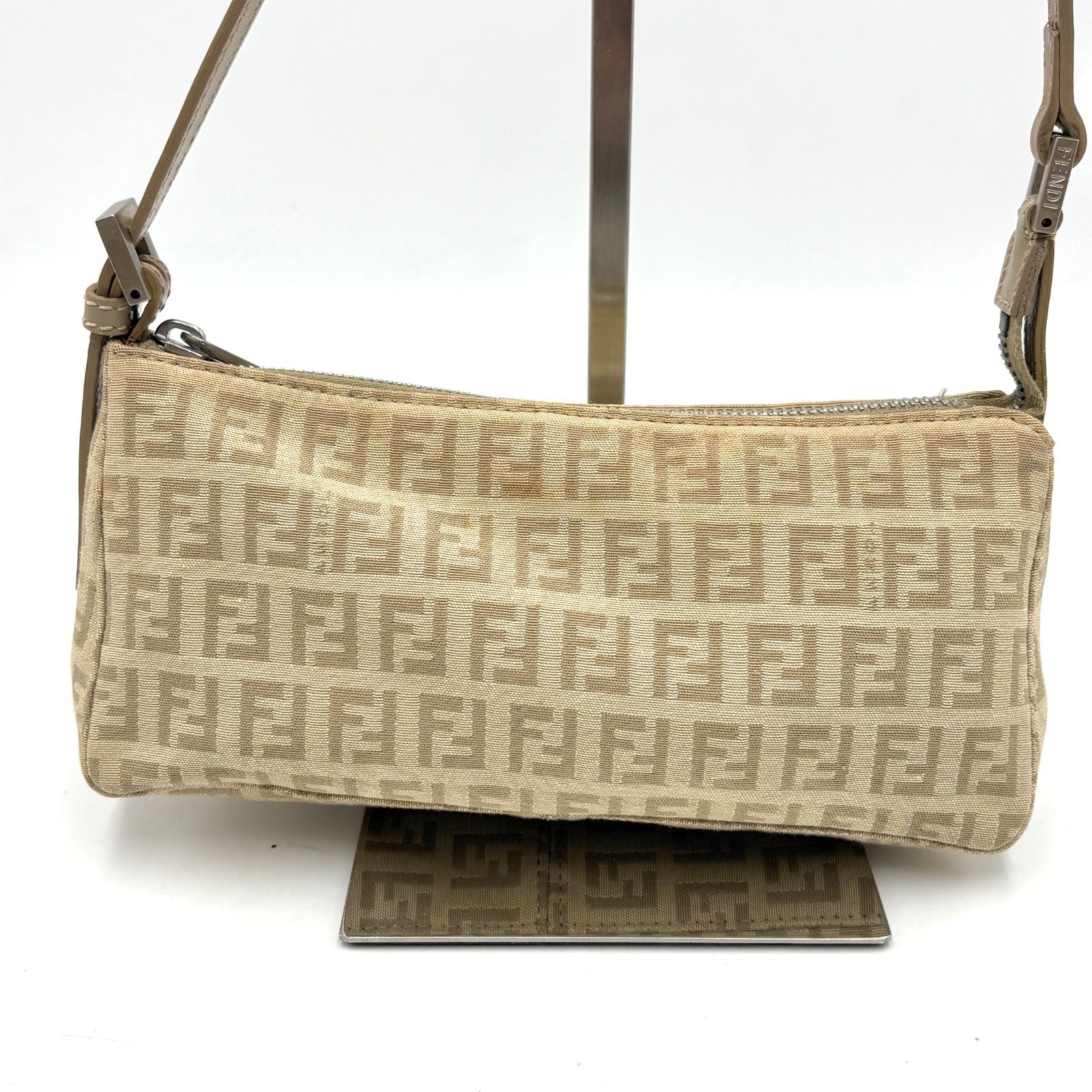 FENDI フェンディ ズッキーノ柄 アクセサリーポーチ ワンショルダー 
