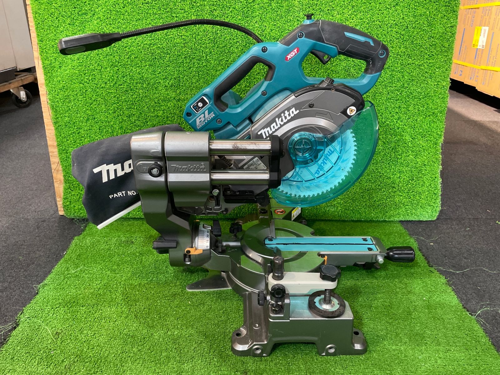 マキタ LS001G 165mm充電式スライドマルノコ ※現状品・本体のみ (チ-163)