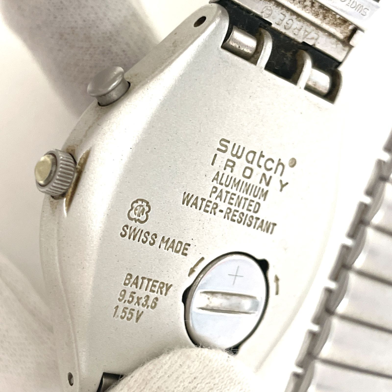 動作未確認 Swatch スウォッチ IRONY アイロニー クォーツ 腕時計 白 