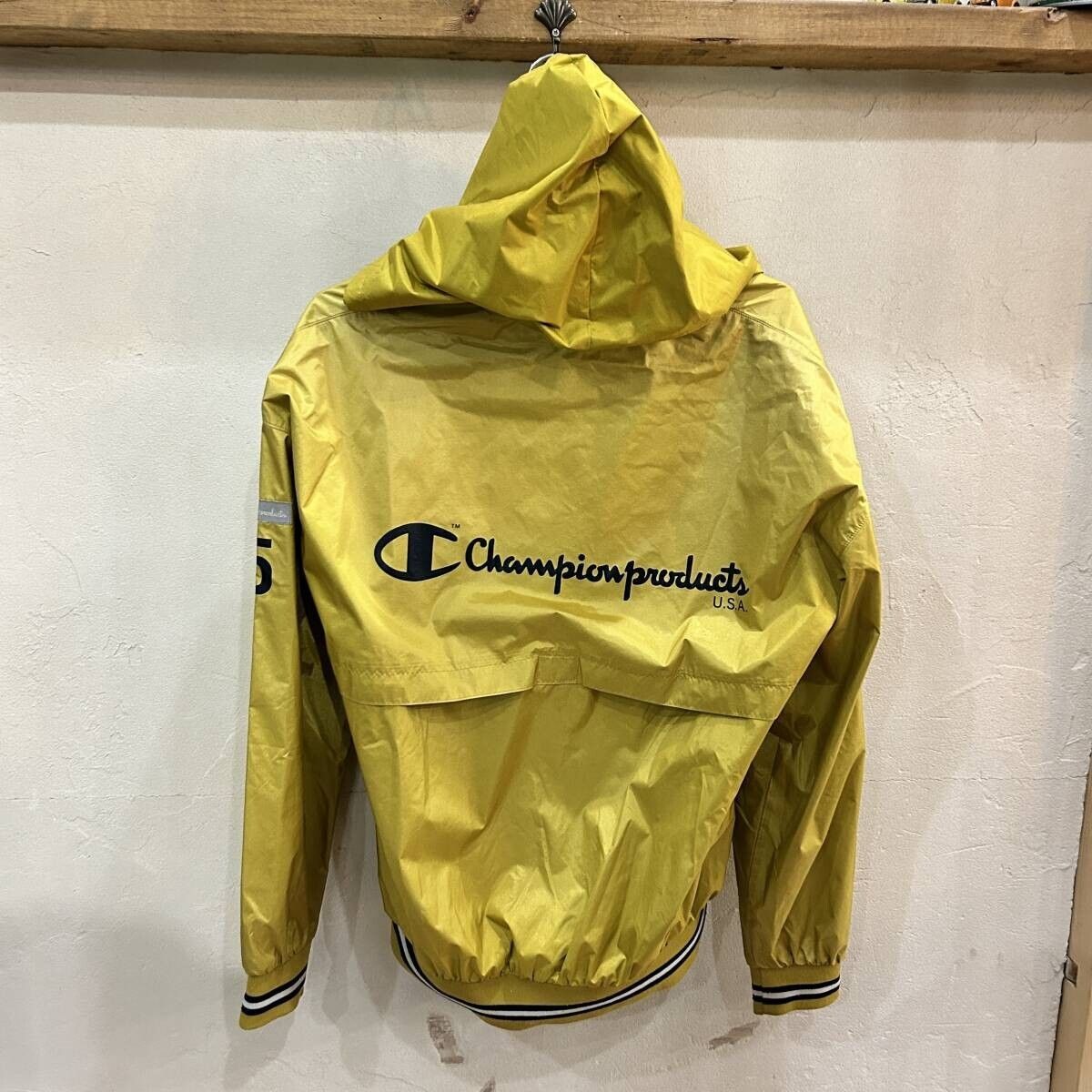 Champion イエロー セットアップ　ヴィンテージ 明治大学×チャンピオン champion 90's vintage！ ナイロンシェル