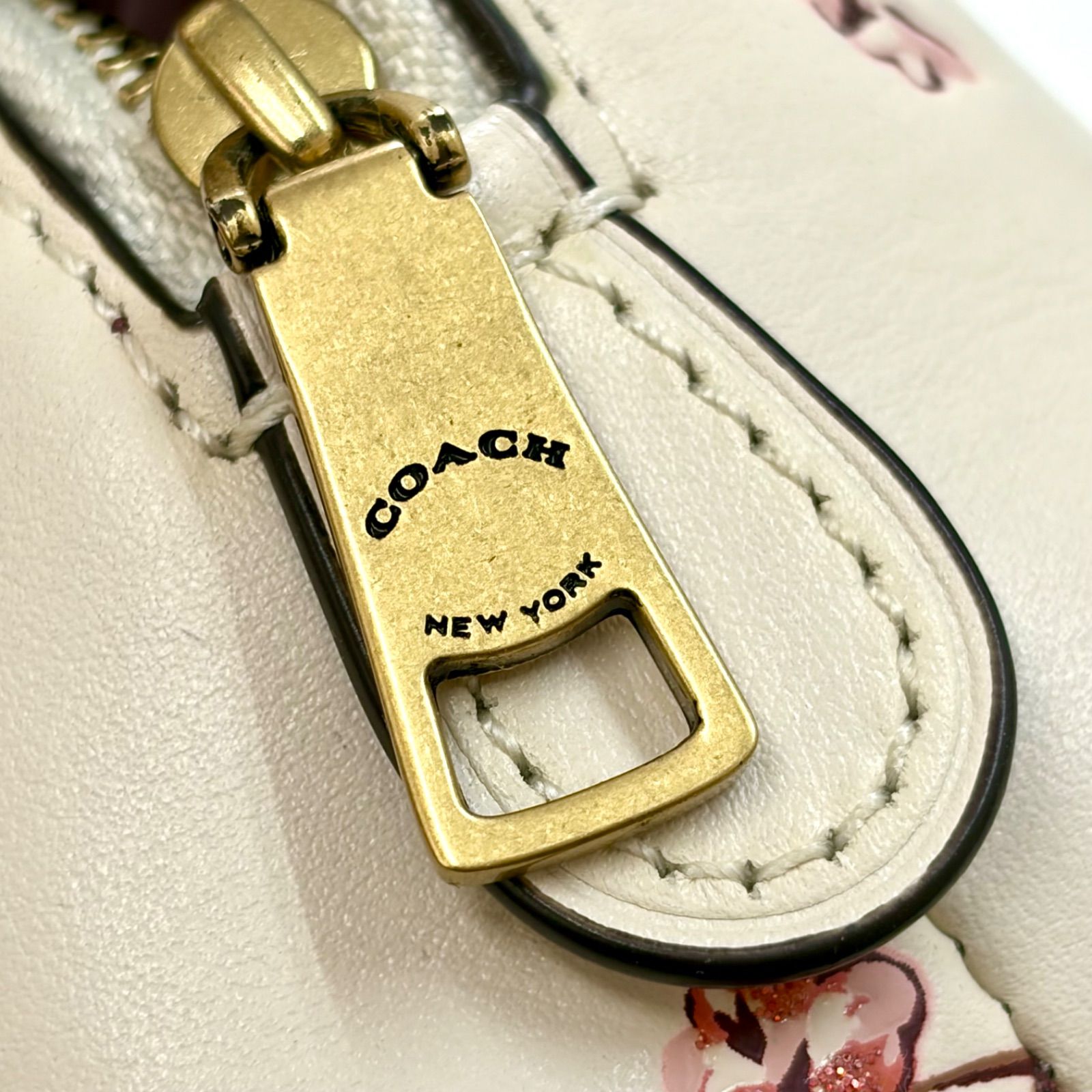 希少美品⭐️COACH コーチ】 花柄 てんとう虫 レザー ポーチ コスメ 