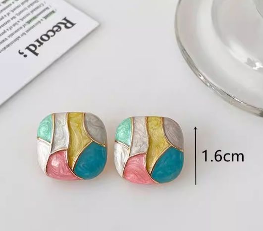 新品未使用 ピアス 夏用 正方形 華やか色 合金 ジュエリー