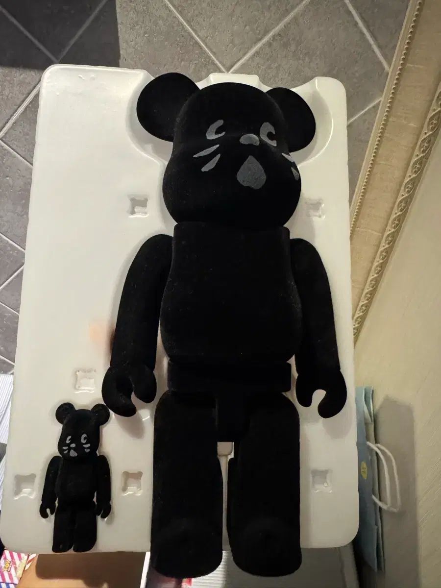BE@RBRICK(ベアブリック) 400%+100% 냐 フロッキー バージョン BEARBRICK NYA FL