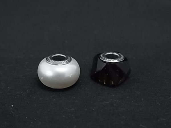 ■美品■ SWAROVSKI スワロフスキー ビーチャームド ビーズ チャームパーツ アクセサリー 2個セット アイボリー系×ブラウン系 DN0282
