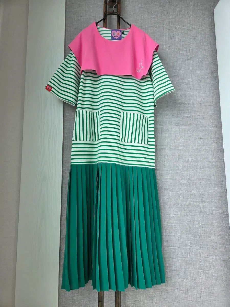 MODA ピンク ケープカラー マキシワンピース