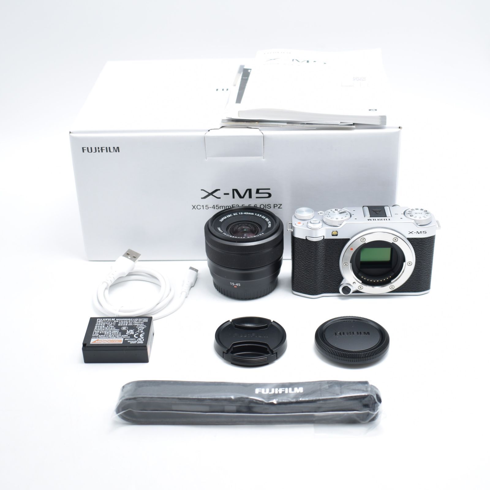 B#12284 富士フイルム(FUJIFILM) ミラーレス一眼カメラ X-M5 レンズキット(XC15-45) シルバー F X-M5LK-1545-S JP 日英二言語モデル