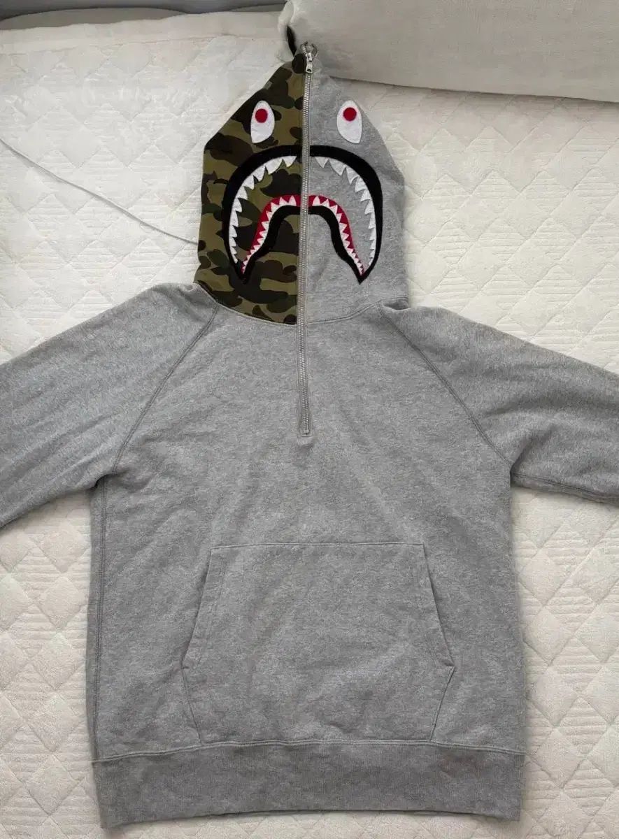 A BATHING APE アベイシングエイプ シャーク カモフラ ハーフジップ フーディー ジップアップ