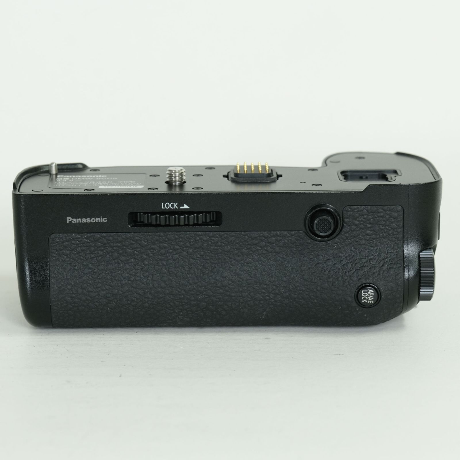 [美品] Panasonic バッテリーグリップ DMW-BGG9
