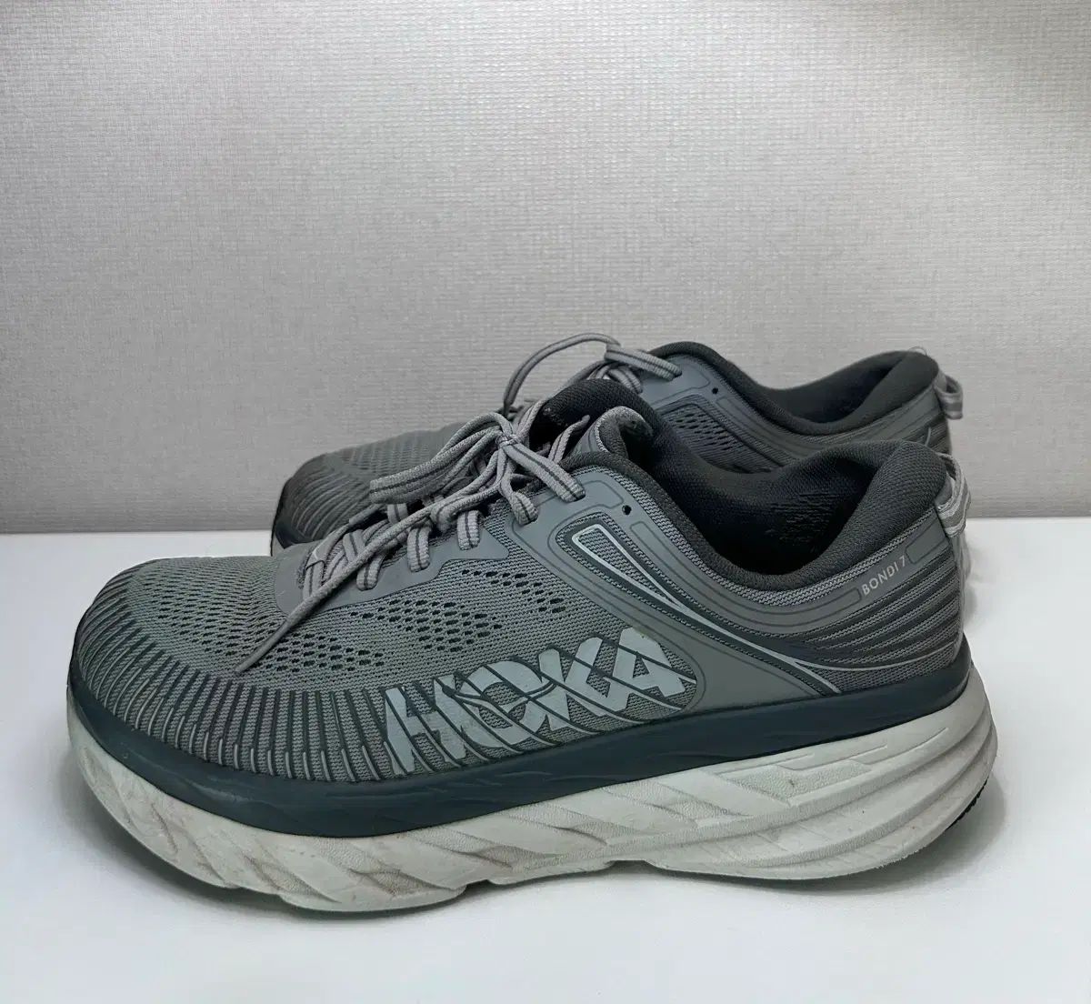 HOKA ONE ONE ボンダイ7 (265)