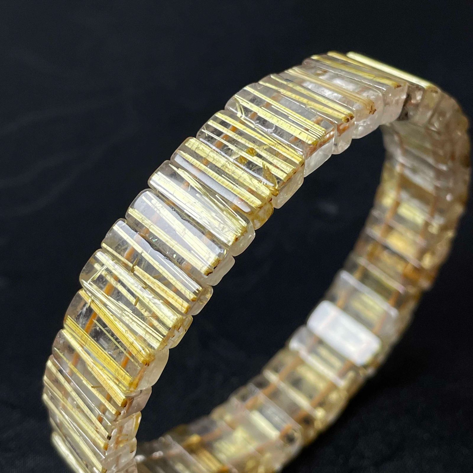天然石　ヘマタイトインタイチンルチル　バングル 天然石☆【110Aタイチンルチル】☆バングル 黄金針水晶 天然石 12.6